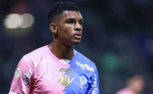 Vasco mira Luis Guilherme, ex-Palmeiras, e define reforço canhoto para 2026