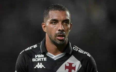 Vasco não considera Paulo Henrique inegociável e jogador pode sair