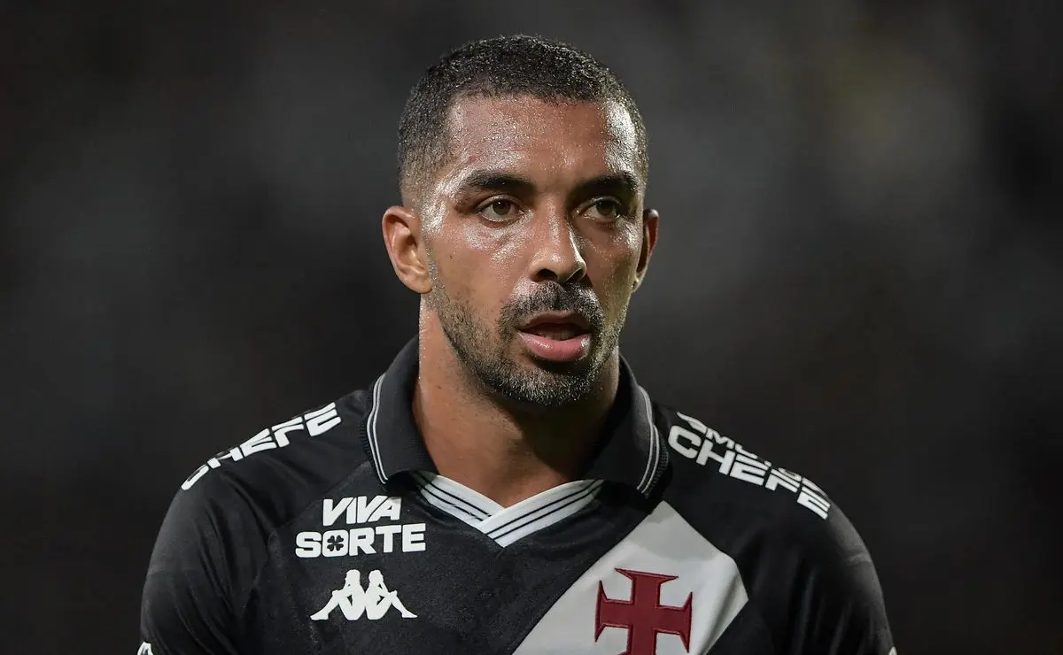 Vasco não considera Paulo Henrique inegociável e jogador pode sair