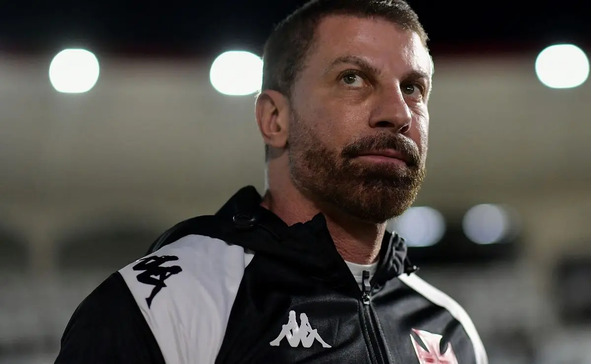 Vasco precisa investir mais de R$ 100 milhões para manter trio de jogadores emprestados