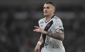 Vegetti envia mensagem contundente à torcida do Vasco sobre a final: “O time tem que representar” Vegetti envia mensagem contundente à torcida do Vasco sobre a final: “O time tem que representar”