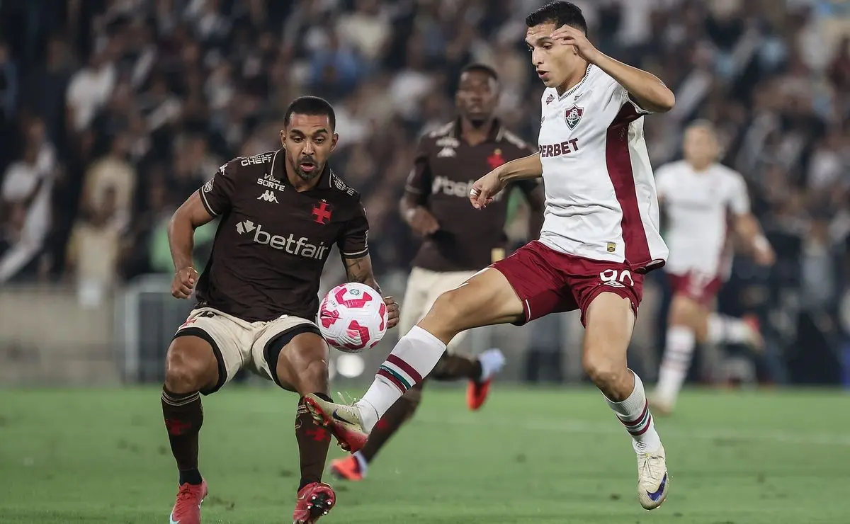 Velloso aponta o Fluminense como favorito na Copa Betano do Brasil e critica o Vasco: “Voltou ao normal” Velloso aponta o Fluminense como favorito na Copa Betano do Brasil e critica o Vasco: “Voltou ao normal”