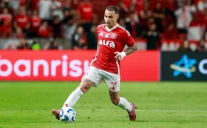 Venda de Bruno Gomes ao Bahia pode envolver pacote de jogadores para Paulo Pezzolano