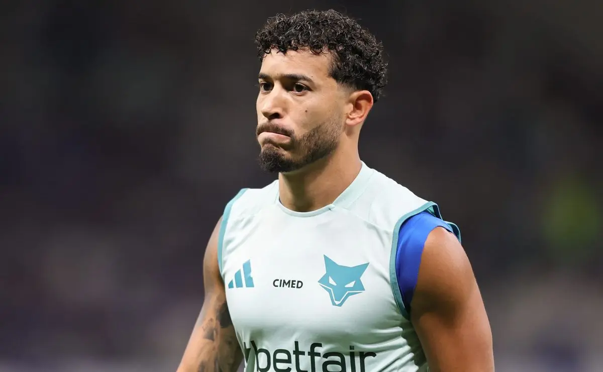 Vitinho na mira do Cruzeiro: negociação pode incluir William no Botafogo