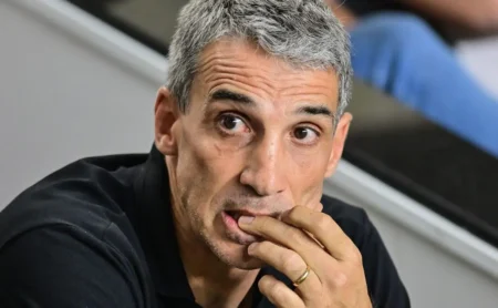 Vojvoda aprova saída de atacante do Santos e confirma saída de Bilal Brahimi