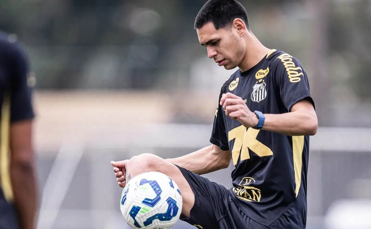 Vojvoda demonstra cautela e Caballero pode deixar o Santos rumo à Libertadores em 2026