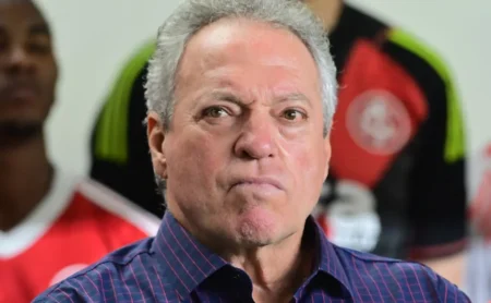 Zagueiro negociado com Abel Braga no Inter esteve perto do Santos e se despediu no México