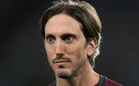 Zubeldía supera Diniz em aproveitamento antes do clássico no Maracanã Zubeldía supera Diniz em aproveitamento antes do clássico no Maracanã