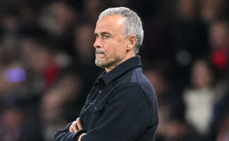 Ônibus do PSG é atacado por torcedores antes do Mundial de Clubes Ônibus do PSG é atacado por torcedores antes do Mundial de Clubes