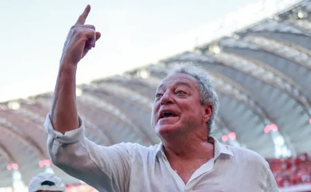 Abel Braga afirma que não aceitaria trabalhar no Grêmio devido ao seu histórico no Internacional
