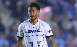 Acordo entre José Caicedo e Santos esfria após pedido alto do Pumas pela liberação do volante