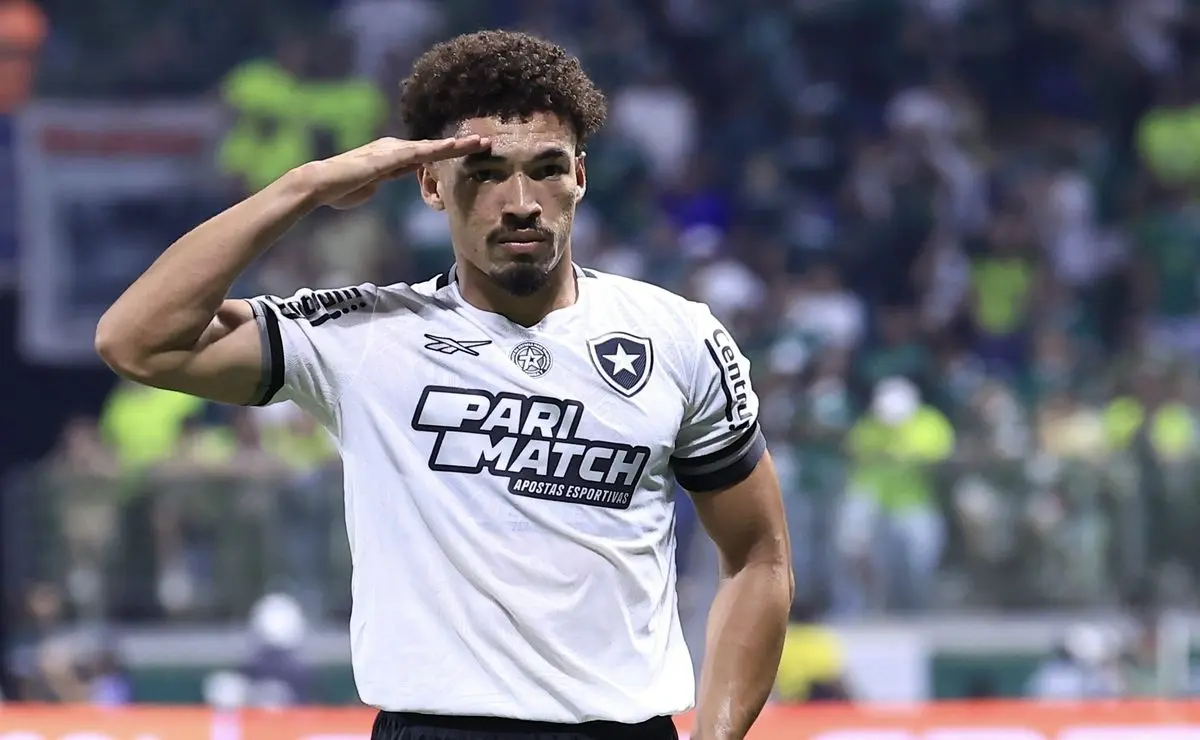 Adryelson, ex-Botafogo, surge como alvo do Palmeiras para reforçar a defesa Adryelson, ex-Botafogo, surge como alvo do Palmeiras para reforçar a defesa