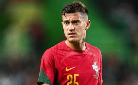 Al-Qadisiyah pede R$ 75 milhões por Otávio e Grêmio dificilmente o contratará