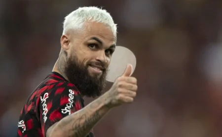 Alexandre Mattos detalha negociação de Michael com o Flamengo e planos do Santos: “Se couber no bolso”