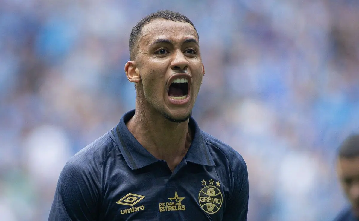 André Henrique: Vasco reavalia interesse e Grêmio pode manter o jogador