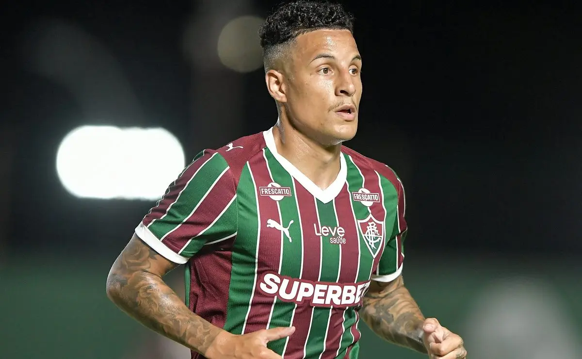 Arana e Jemmes brilham em estreia do Fluminense no Carioca