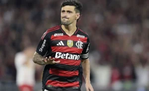 Arrascaeta e Paquetá: possível parceria no Flamengo e elogios do uruguaio à qualidade do brasileiro