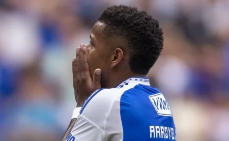 Arroyo lamenta gol perdido em Atlético-MG x Cruzeiro e envia mensagem à torcida