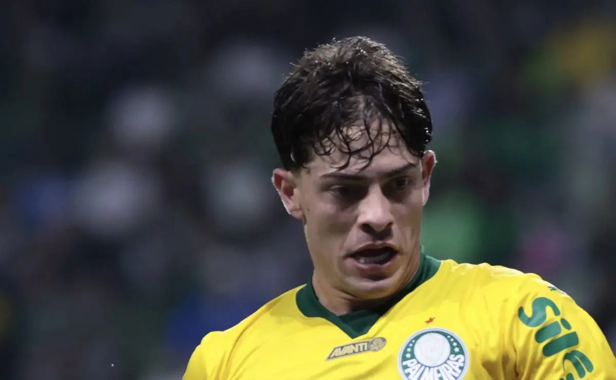 Atalanta oferece R$ 81 milhões por Giay e Palmeiras avalia venda