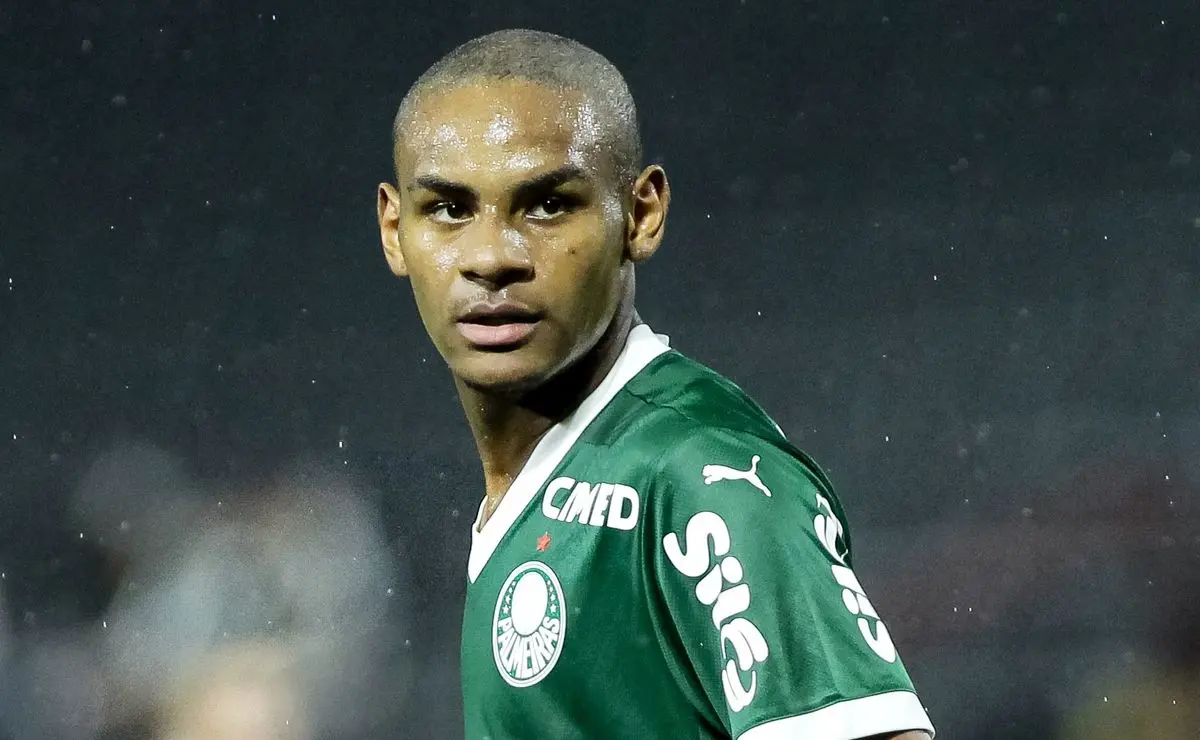 Barcelona planeja a contratação de Eduardo Conceição, do Palmeiras, visando o futuro; multa rescisória é de R$ 630 milhões