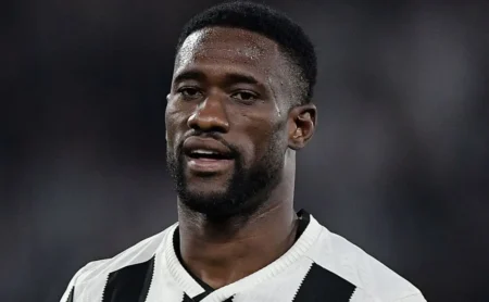 Bastos continua fora do Botafogo e adiamento da estreia pode prolongar período sem jogos