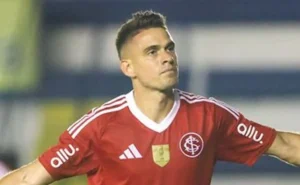 Borré rompe o silêncio e desabafa sobre crise no Internacional: “Ambiente não era o melhor”