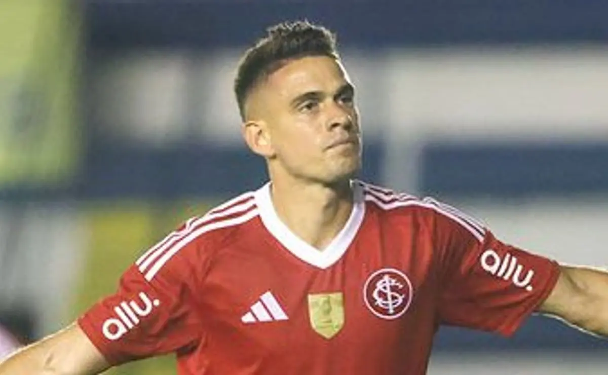 Borré rompe o silêncio e desabafa sobre crise no Internacional: “Ambiente não era o melhor”