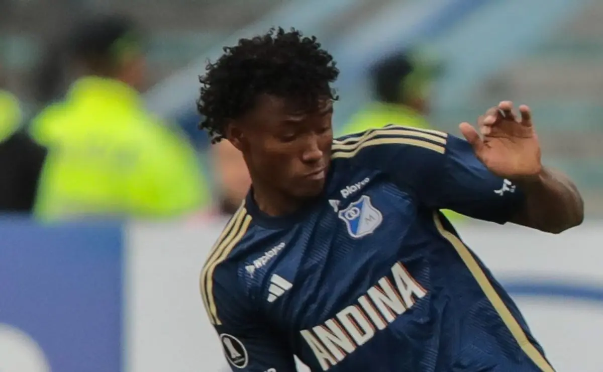 Botafogo avança na contratação do lateral-esquerdo Jhoan Hernández para a temporada