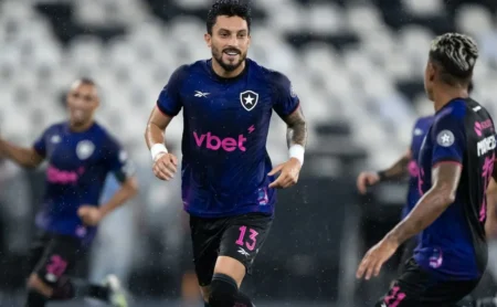 Botafogo bate Bangu em teste para o Brasileirão e avança para as quartas do Carioca