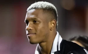 Botafogo define preço de R$ 143 milhões para venda de Danilo ao Palmeiras Botafogo define preço de R$ 143 milhões para venda de Danilo ao Palmeiras