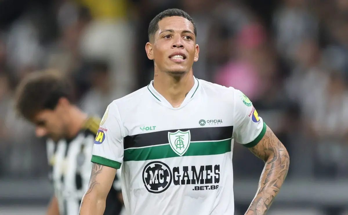 Botafogo intensifica busca por Kauã Diniz, do América-MG, e segue ativo no mercado