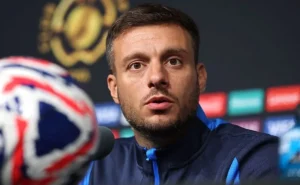 Botafogo mira defensor do Internacional e Ramon pode deixar o clube.