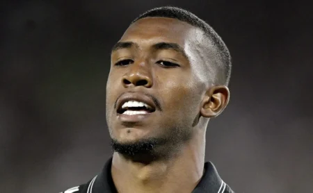 Bournemouth se irrita com Vasco por postura na negociação por Rayan