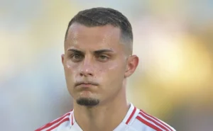 Bruno Gomes projeta Gre-Nal 449 e desafia técnico do Grêmio: “Trabalhar em cima deles”