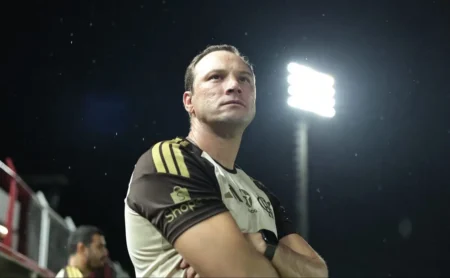 Bruno Pivetti agrava crise do Flamengo e equipe sofre derrota em Volta Redonda