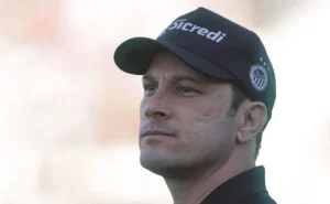 Bruno Pivetti é criticado por escalação no Flamengo; gols rápidos decretam derrota