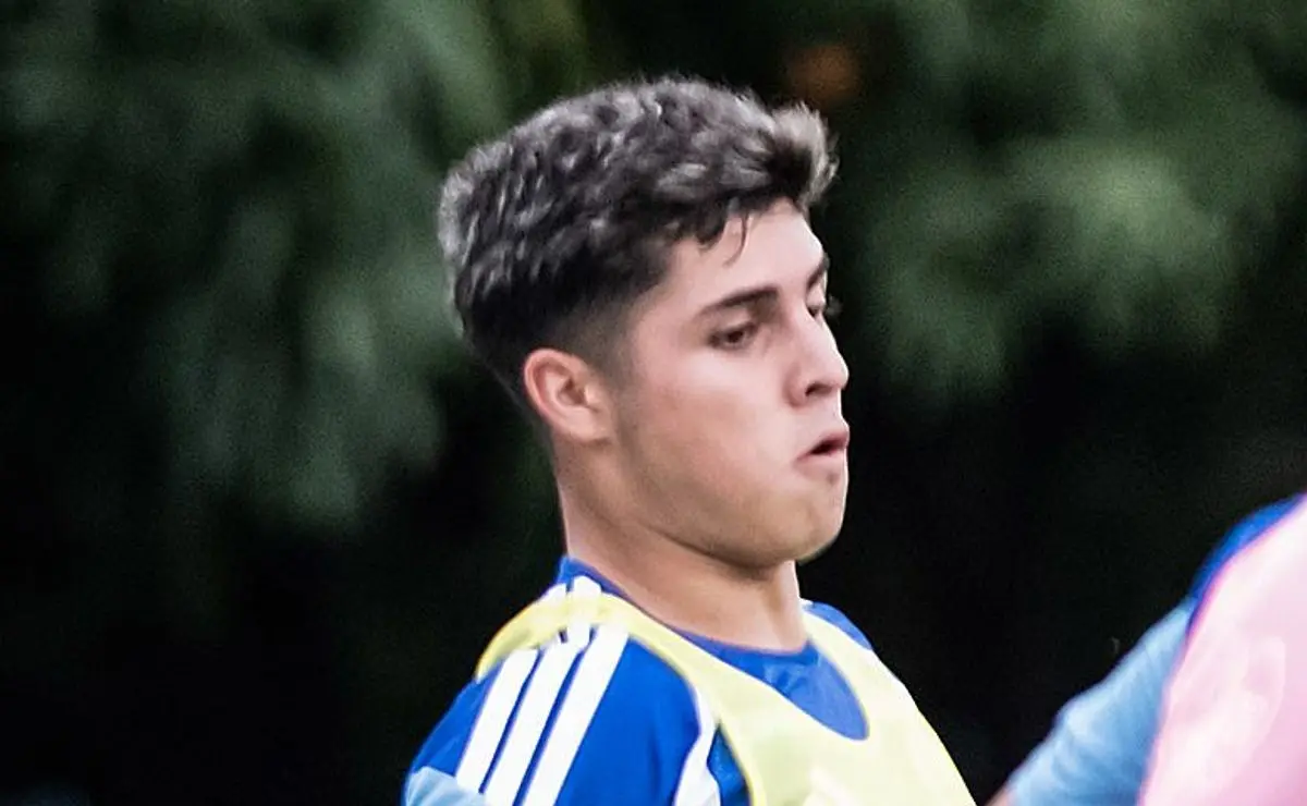 Cauã Baptistella chama atenção de Tite em treinos e pode ganhar espaço no Cruzeiro