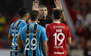 Comentaristas da Globo avaliam preparação para o Gre-Nal 449 no Beira-Rio