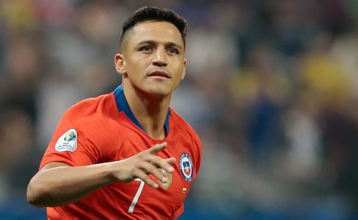 Corinthians analisa contratação de Alexis Sánchez, que pede salário de R$ 530 mil mensais