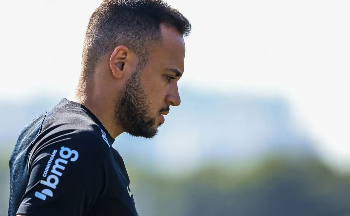 Corinthians e Maycon: negociação enfrenta novo impasse após recuo do clube