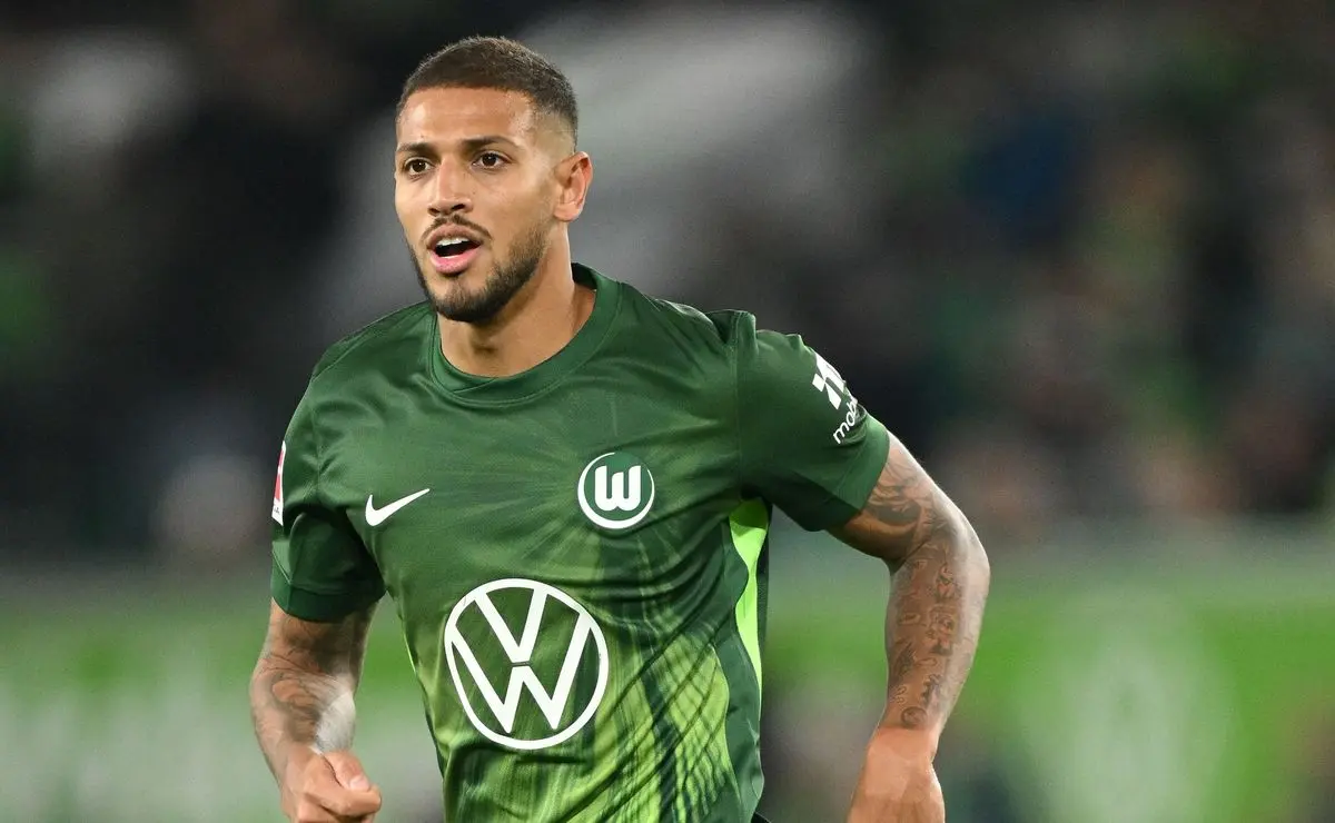 Corinthians e Palmeiras disputam Vinícius Souza; oferta de R$ 56,9 milhões está em avaliação