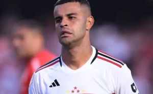 Corinthians e São Paulo: Alisson na mira e Hernández como surpresa Corinthians e São Paulo: Alisson na mira e Hernández como surpresa