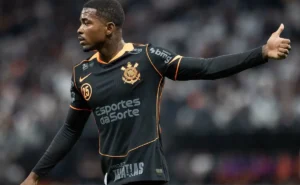 Corinthians estabelece condição para a saída de Cacá em negociação com o Athletico