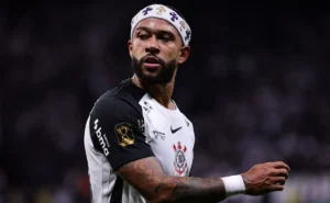 Corinthians estipula valor acima de R$ 50 milhões para venda de Memphis Depay ao Liverpool