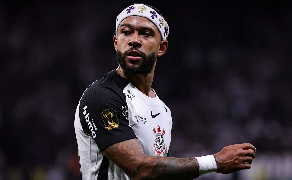 Corinthians estipula valor acima de R$ 50 milhões para venda de Memphis Depay ao Liverpool