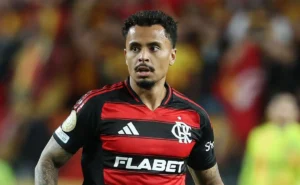 Corinthians recua em negociação com Allan, do Flamengo, e busca alternativas, informa jornalista