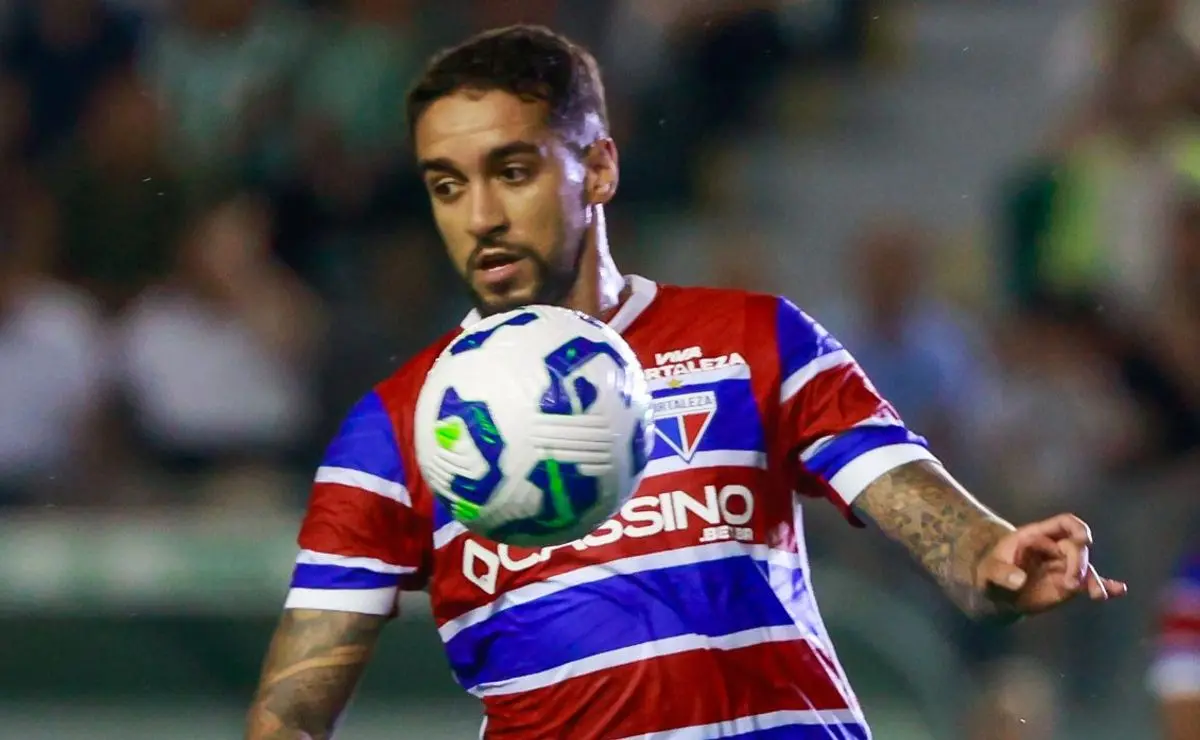 Corinthians registra Matheus Pereira e libera meia para enfrentar o São Paulo