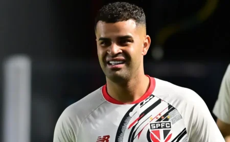 Corinthians tem prazo do São Paulo para quitar R$ 1 milhão e contratar Alisson