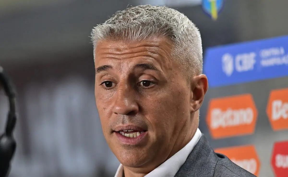 Crespo comenta saída de Casares e faz alerta no São Paulo: “Que a política não interfira no futebol”