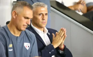 Crespo define promoção de Nicolas ao time profissional do São Paulo em 2026 Crespo define promoção de Nicolas ao time profissional do São Paulo em 2026
